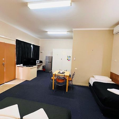 Horsham Motel Екстер'єр фото